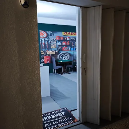 بيت ضيافة Garage Pool & Relax إسموريز