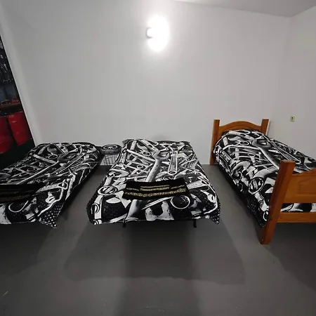Garage Pool & Relax Guest house