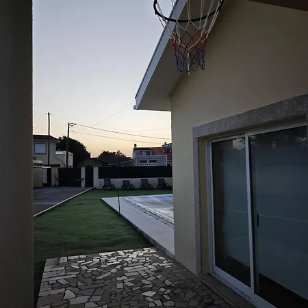 Garage Pool & Relax بيت ضيافة إسموريز