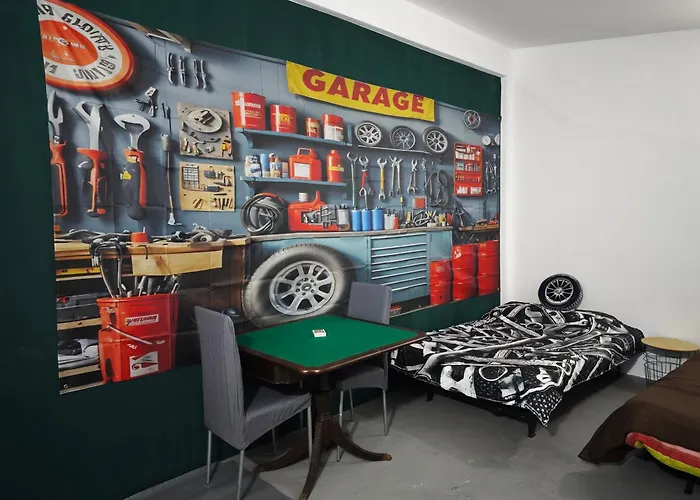 Garage Pool & Relax